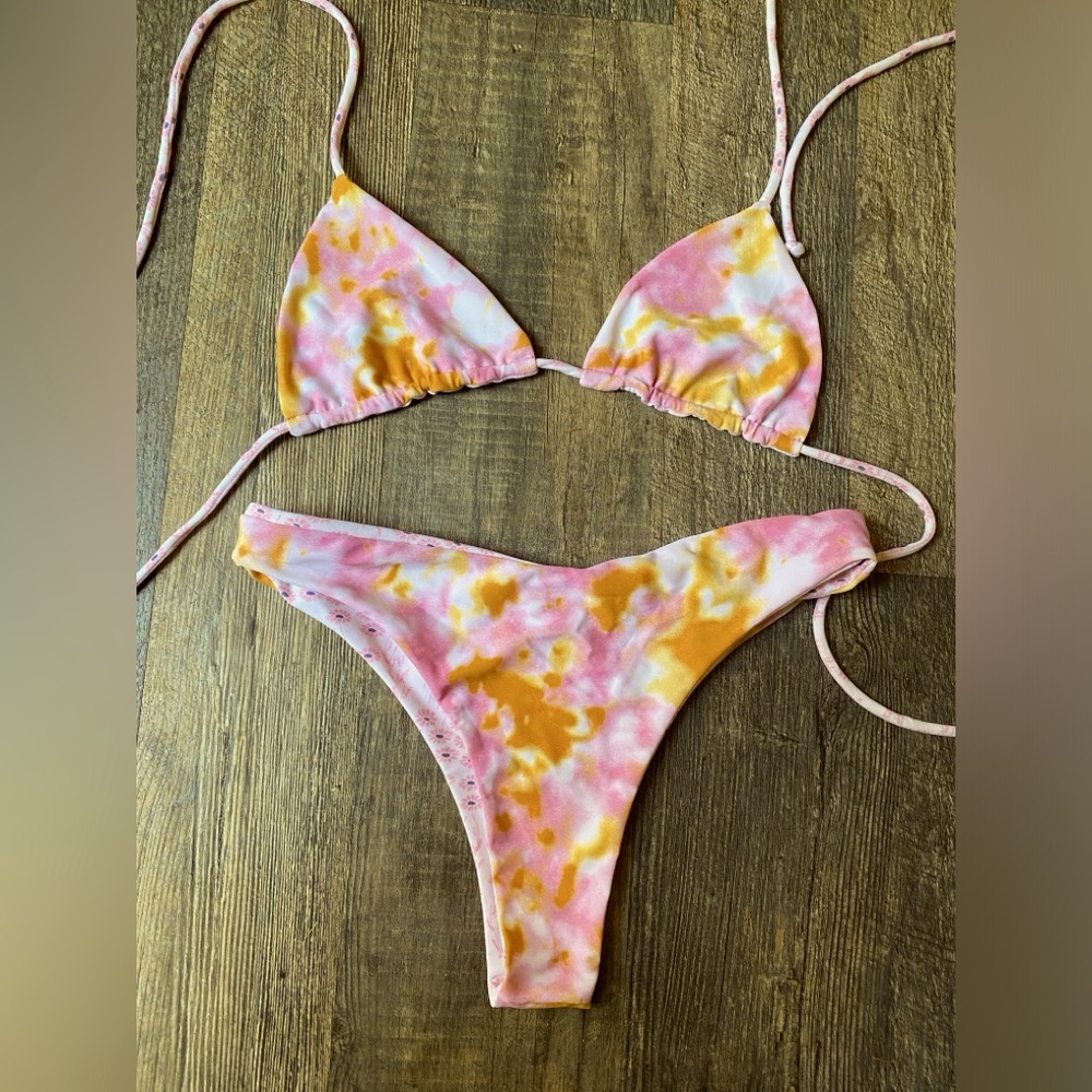 Reversible pink thong bikini